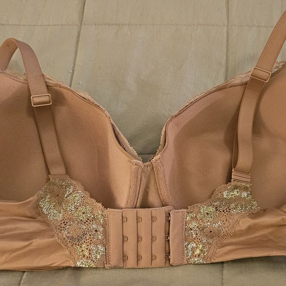 NWOT BODY BY VICTORIA Lightly-Lined Smooth & Lace Demi Bra - Picture 3 of 5